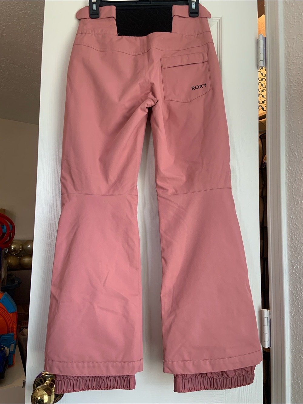 Roxy Pink Snow Pants with Boot Gaiters - Picture 4 of 13